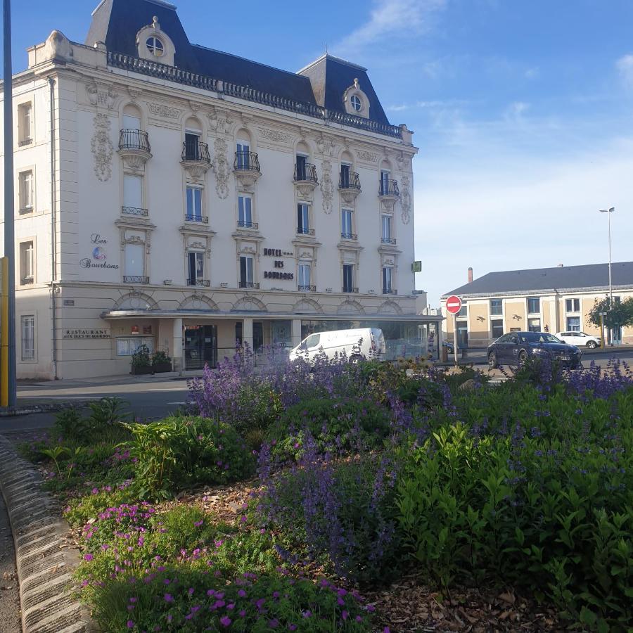 Logis Hotel Des Bourbons Монлюсон Екстер'єр фото