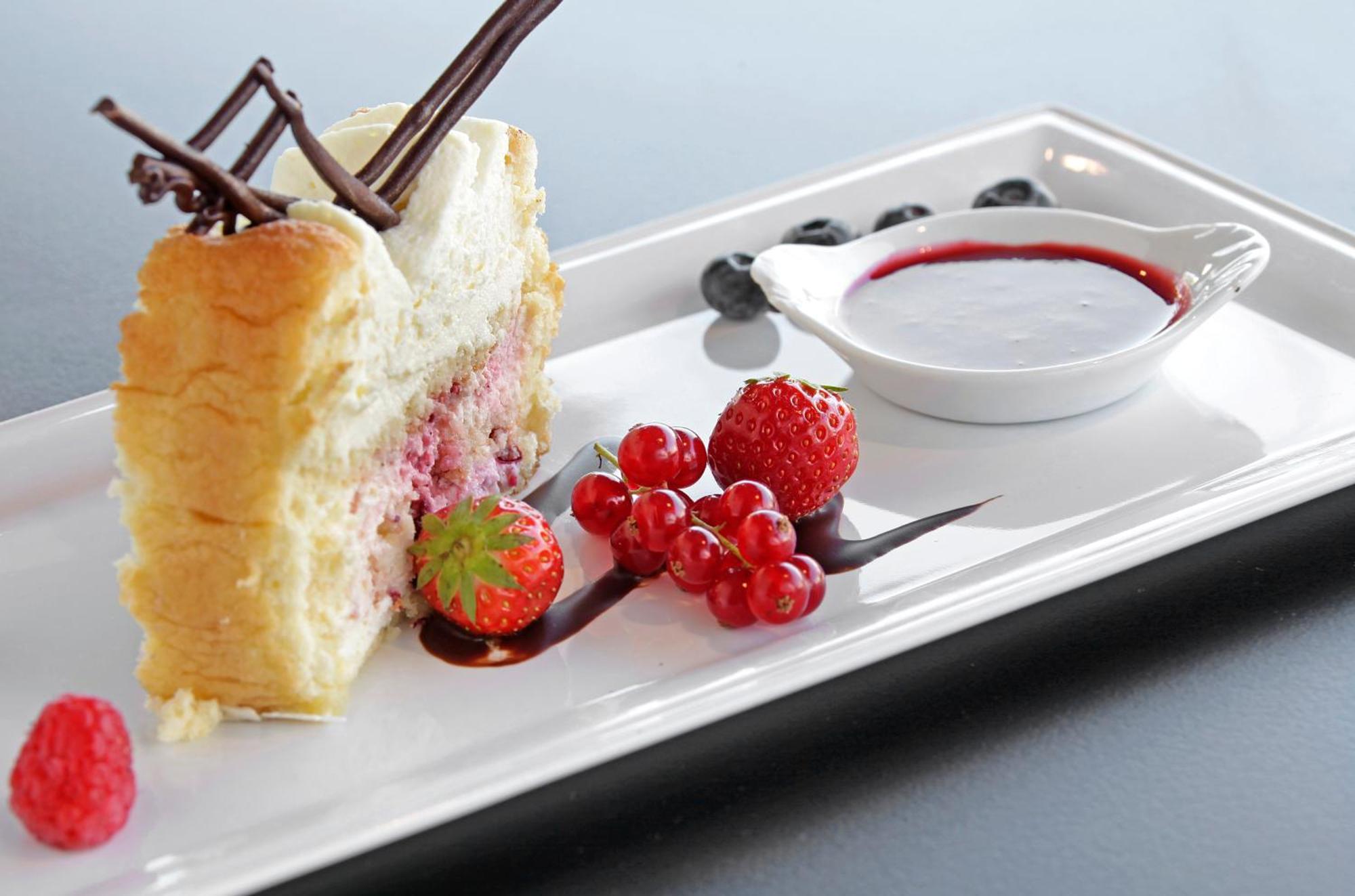 Logis Hotel Des Bourbons Монлюсон Екстер'єр фото
